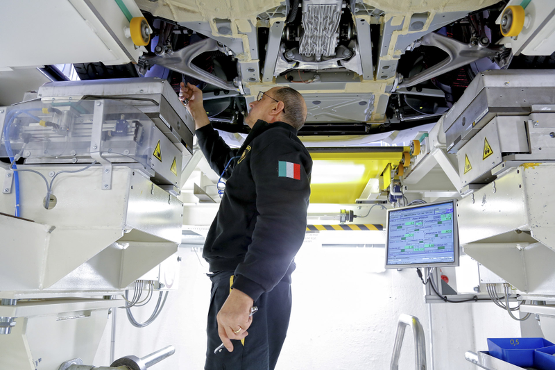Illustration for article titled How Lamborghini Builds The Huracan